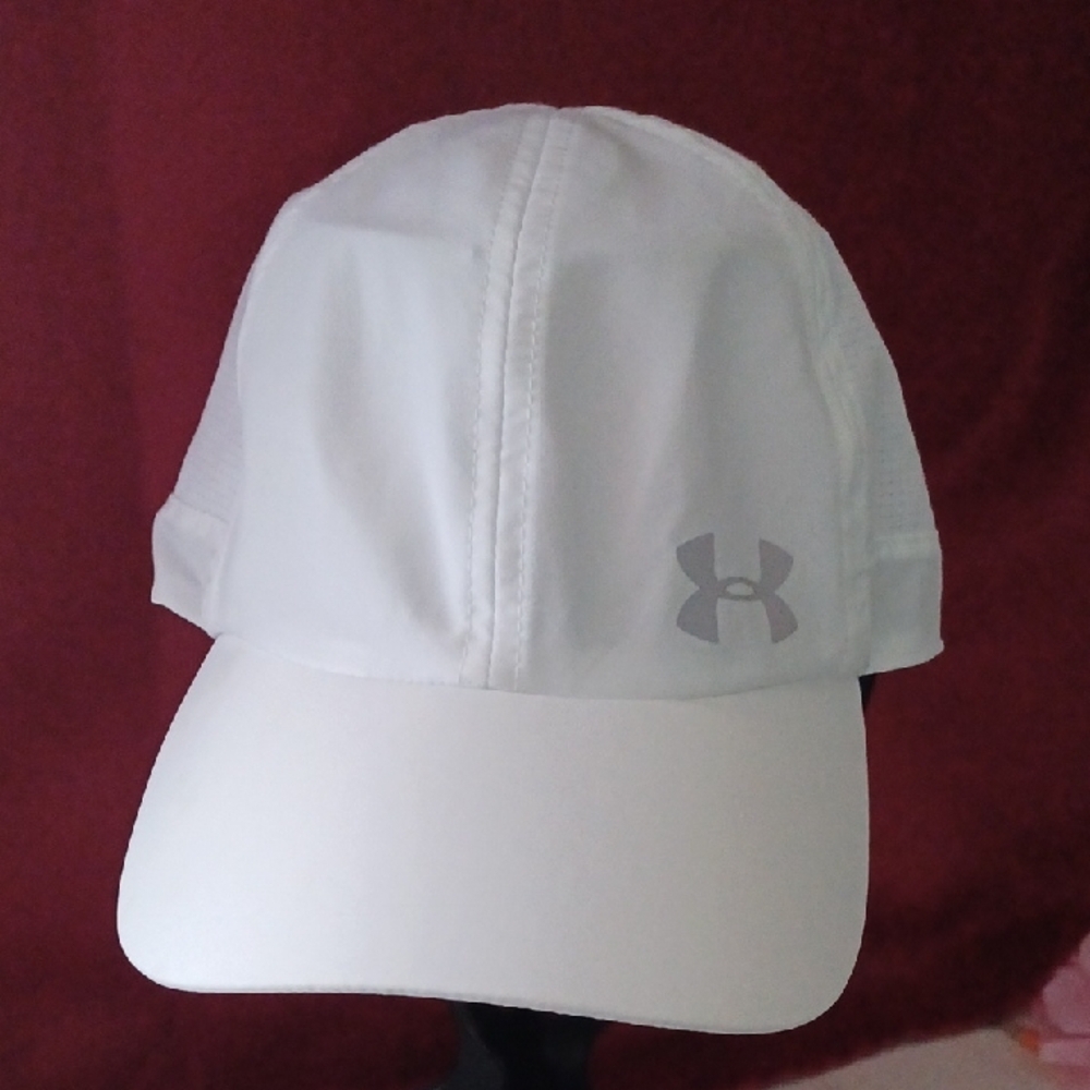 Under Armour White Women's Lightweight Performance Cap